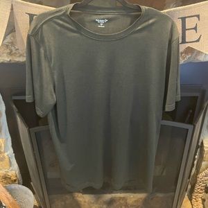 🟣🟣Old Navy Active Tee